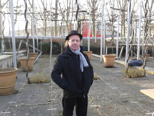 2013   "le Roi est mort vive le Roi". Court Métrage. Joueur d'Echecs.