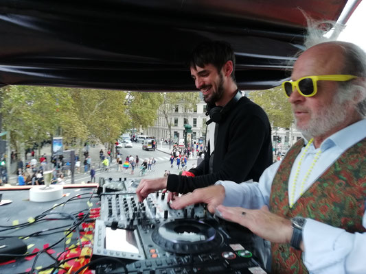 2018   "Cofidis". 20 Ans.Techno Parade. Senior. avec DJ. Thurman.