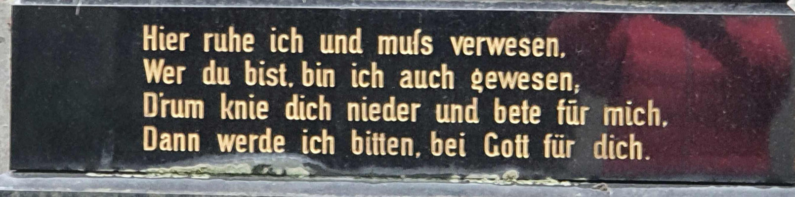 Inschrift eines Grabes