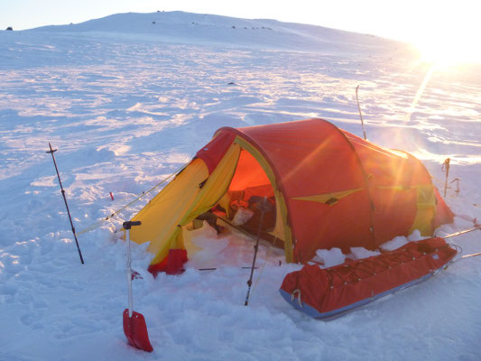 Patagonia 3 Helsport im Einsatz Norwegen Winter Solo