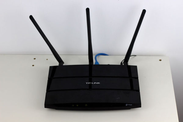 Router mit integriertem WLAN und Antennen