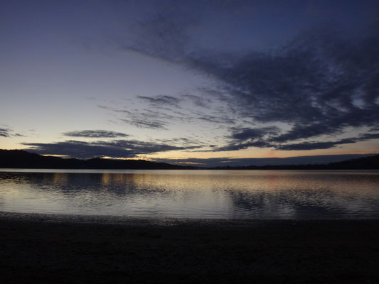 Abendstimmung über dem Tamar River am Paper Beach