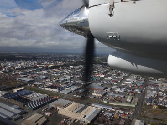 Zurück über den Dächern von Invercargill 