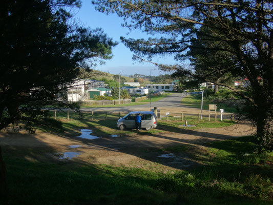 Eingang des Campingplatzes am Te Paerahi Beach