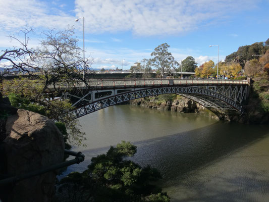 Brücke am Ende der Schlucht 