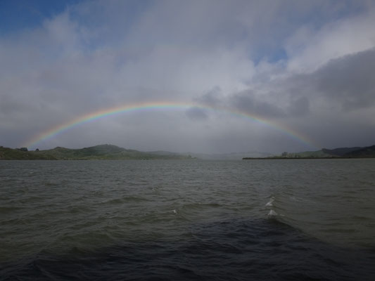 Der Regenbogen in seiner ganzen Länge