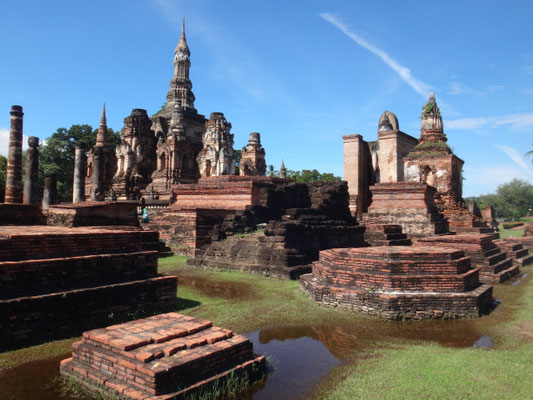 Im Inneren des Wat Mahathat