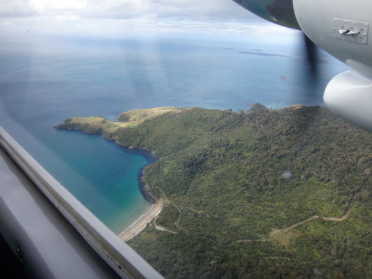 Lee Bay und der laaange Schotterweg zum Beginn des Rakiura Tracks