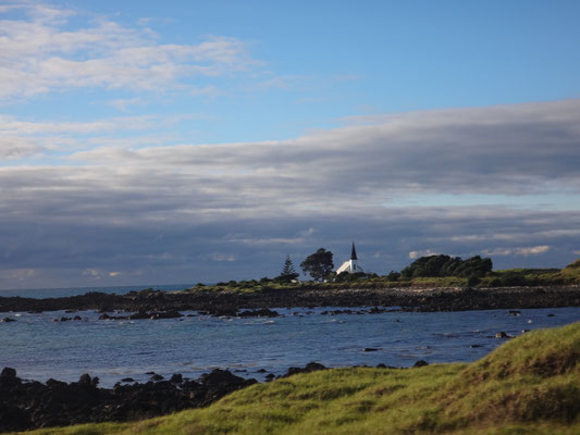 Raukokore Church am Ozean