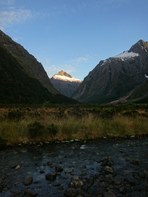 Morgenstimmung auf dem Weg nach Milford Sound