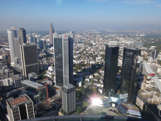 Blick vom Main Tower auf die Stadt