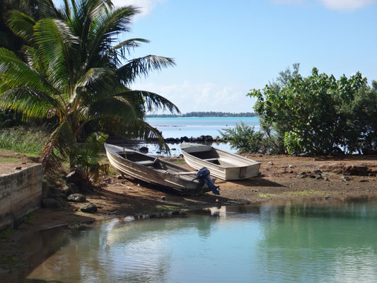 Besagte Boote in der Wharf of Tautu