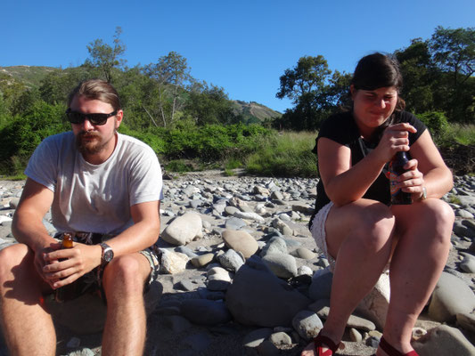 Das erste River-Schwimmen... kalt wars! Und das Bier ging schwer auf... und die Sandflies waren nervig... aber ansonsten perfekter Feierabend! :)