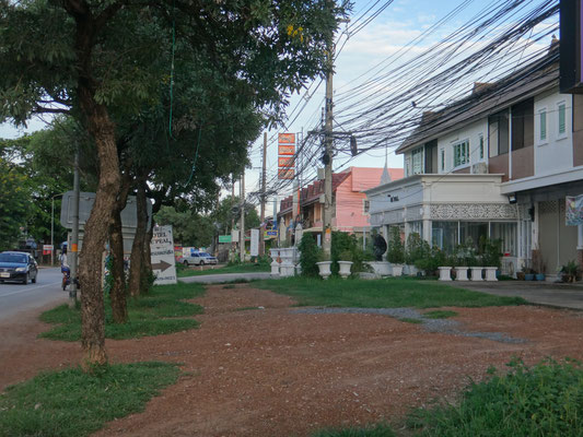Auf der Straße vorm Hotel in Old Sukhothai