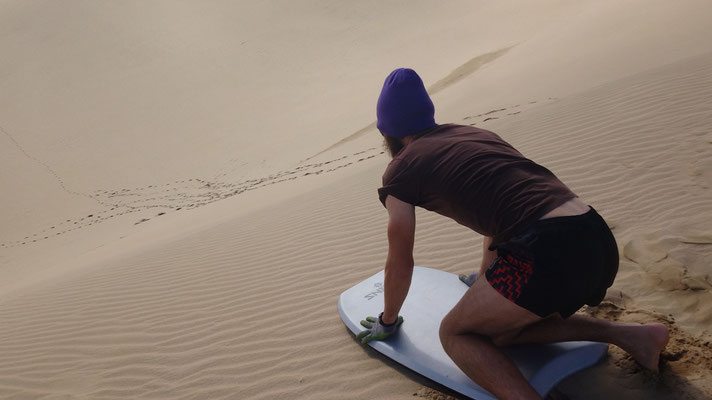 Kurz vor der ersten richtigen Sandboarderfahrung...