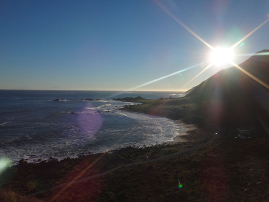 Blick ueber die Bucht und Strasze von wo wir gekommen sind