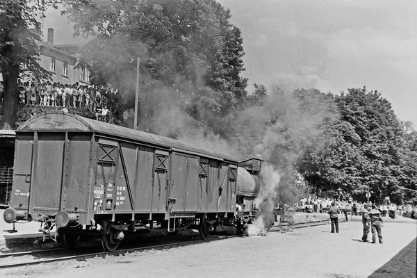 Schauübung der Sebnitzer Feuerwehr auf dem Bahnhofsgelände. Simuliert wurde ein Kesselwagen / Gefahrgutbrand. 