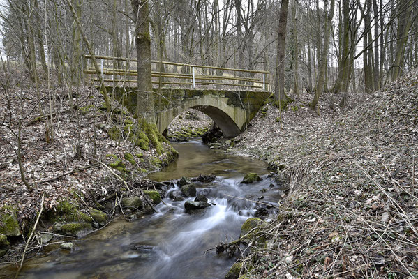 Schon kurz darauf folgt eine weitere Brücke, nun aus Beton. Blickrichtung Ehrenberg, 04.03.19