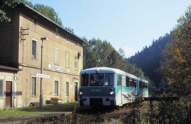 Goßdorf-Kohlmühle: Regionalbahn aus Richtung Neustadt / Sa. zur Weiterfahrt nach Bad Schandau, aufgenommen am 6. Okt 2001. Foto: Archiv Uwe Schmidt