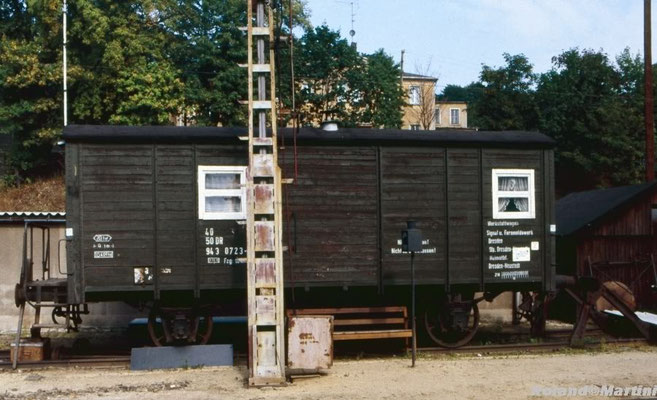 Am Rande ein Werkstattwagen, auf Gleis 11 neben Ausfahrsignal G, man beachte das Gleissperrsignal! Mai 1990, Foto: Archiv Roland Martini