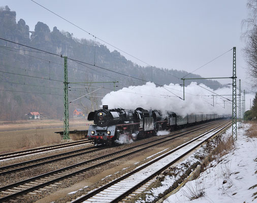 Die Rückfahrt konnte unterhalb der Bastei bei Rathen festgehalten werden, 06.04.13