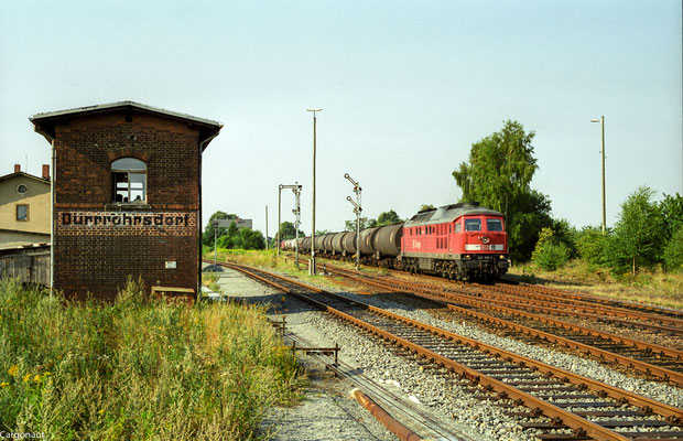 Am ersten Augustwochenende 2003 wurde der Dresdener Hbf bzw. die  Anbindung nach Pirna für 80 Stunden gesperrt... 232 309 hat Ausfahrt in Dürrröhrsdorf nach Arnsdorf. 05.08.03  Foto: Archiv Kay Baldauf. 