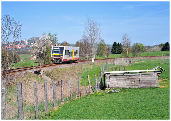 Bei Helmsdorf ( Richtung Pirna ) rollte mir das etwas lustig anmutende Gefährt erneut durch den Sucher. 27.04.2012