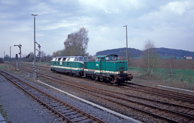 106 001+118 003 in Dürrröhrsdorf.  Tfzf 88416 Laufweg Dresden-Friedrichstadt-Kamenz, 22.04.2006. Text & Foto: Archiv Jens Gollmann