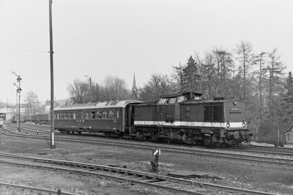 112 796 mit Leipziger Steuerwagen von Sebnitz nach Rathmannsdorf (Sperrung / Rekonstruktion der Elbbrücke in Bad Schandau).