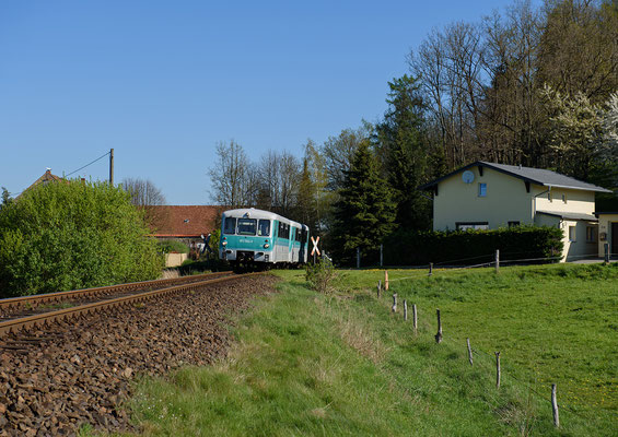 Das Löbauer Ferkeltaxi pendelte an beiden Festtagen zwischen Löbau und dem tschechischen Rumburk, hier bei Dürrhennersdorf. 08.05.16