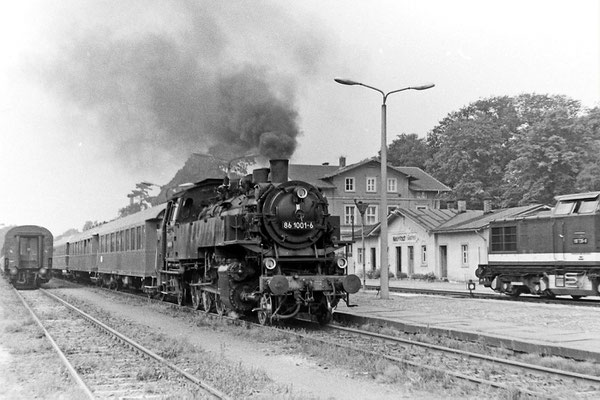 Sonderfahrt des Locomotive Club of Great Britain mit 86 1001 in Neustadt / Sachsen.