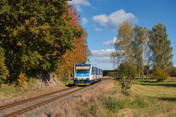 914 016-1 Rumburk - Mikulášovice dolní nádraží bei Staré Křečany, Oktober 2022.