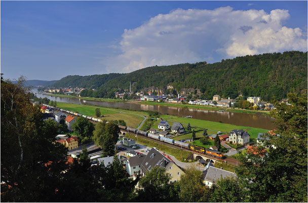 742 361 & 742 507 von AWT mit einem Kesselwagen-Vollzug in Krippen, September 2014.
