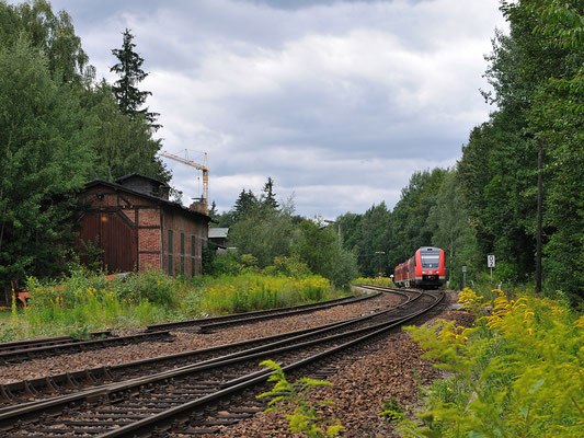 Nach weiteren 20 Minuten Wartezeit ( das 612ér Triebwagendoppel nach Zittau hat Vorrang ) ... 12.08.2011