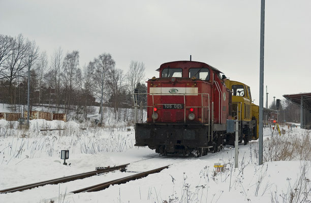 Die 106 005 der ITL ( Import-Transport& Logistik ) Dresden mit der Schneefräse in Neustadt, 28.01.2010