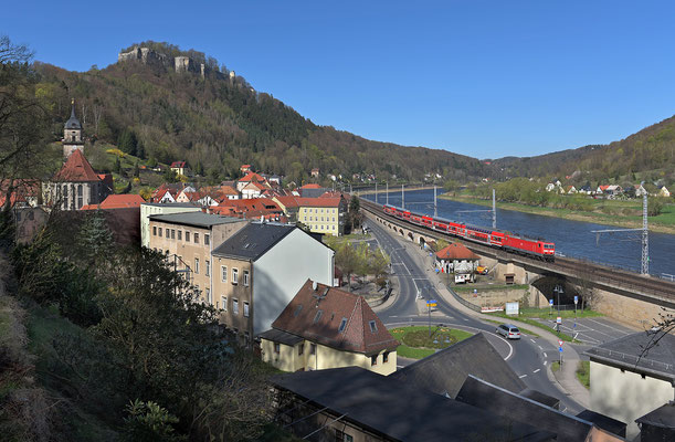 S1 Meißen-Schöna mit BR 143 bei Königstein, April 2015.
