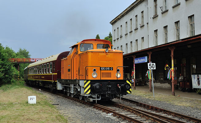 Rangierfahrt mit 105 015-2 in Dolni Poustévna.