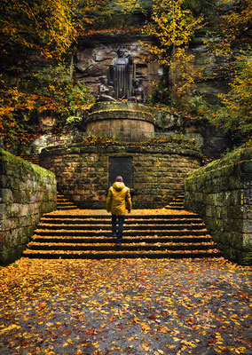 Unterwegs im Liebethaler Grund. Hier am Richard Wagner Denkmal.