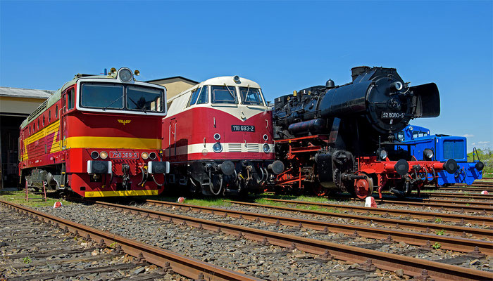 750 308, 118 683 & 52 8080 vor dem Maschinenhaus. 07.05.16