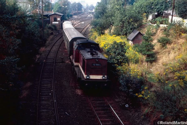 Es fährt aus: 112 369-4 mit Personenzug nach Bautzen. Mai 1990, Foto: Archiv Roland Martini - danke für die Zusendung der Aufnahmen!