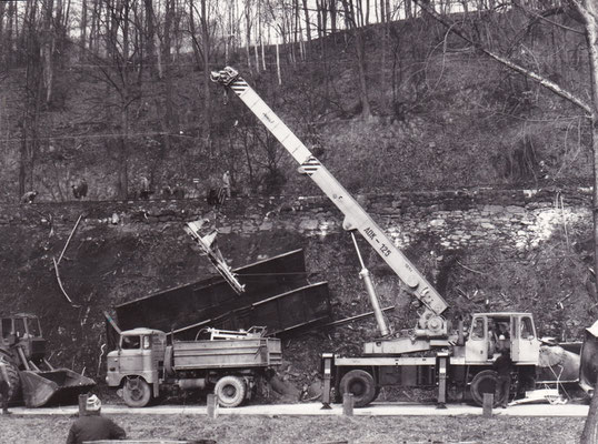 Die Ladegüter werden auf LKW verladen... Foto: Arciv Sven Kasperzek