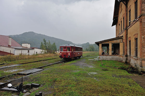 Nachdem sich das schlimmste ausgetobt hat machen wir noch schnell ein paar Außenaufnahmen, schließlich ist es an diesem letzten Augustwochenende der Saisonabschluss auf dieser Museumsbahn.