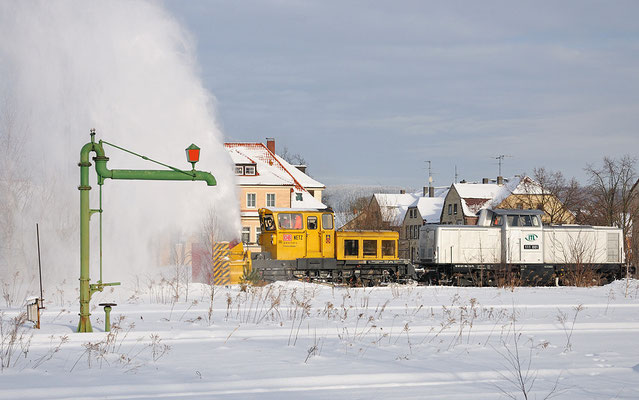 Der alte Wasserkran bildet hier einen schönen Rahmen für die hübsche Fuhre. 04.01.2010