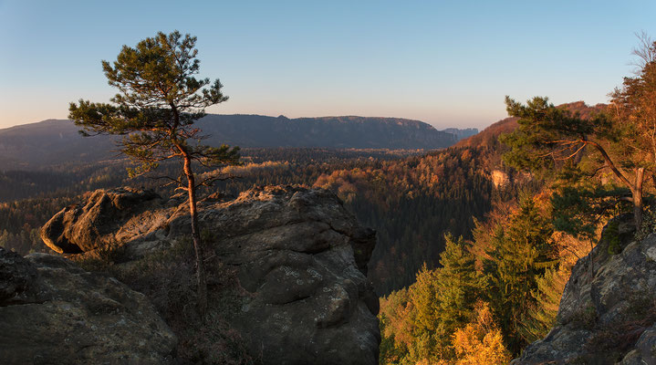 Auf der Großsteinkanzel. 