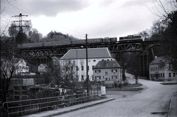 Personenzug nach Bautzen. Heute sieht hier so gut wie nichts mehr aus wie auf dem Bild. Fotos & Textauszüge: Danke an Lutz Morgenstern!