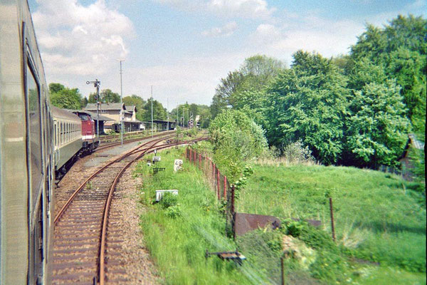 Einfahrt in den Bahnhof Sebnitz. 1999, Foto: Pierre Güttler