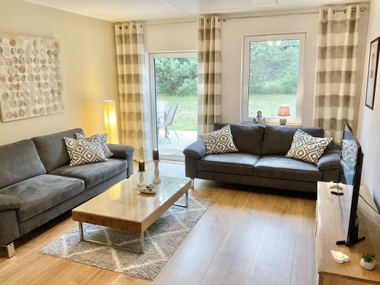 Wohnzimmer mit Couchgarnitur 