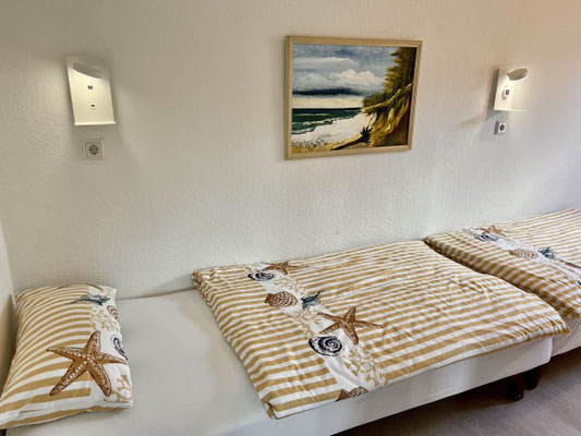 Schlafzimmer 2 mit Einzelbetten (80x200)