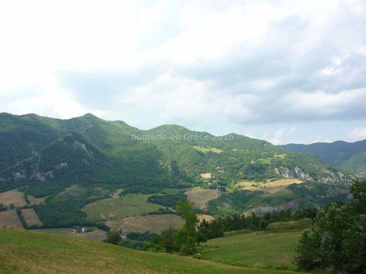 En Italie il y a toujours des montagnes.