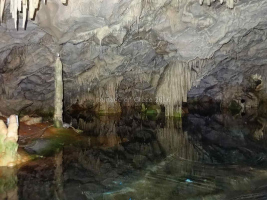 Les grottes de Diros